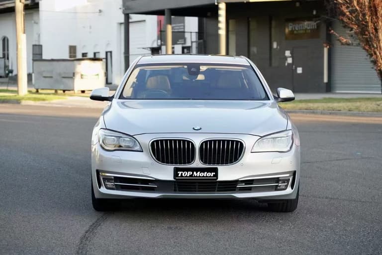 2013 BMW 740I